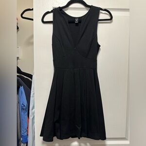 Classic Black V-Neck Sleeveless Dress